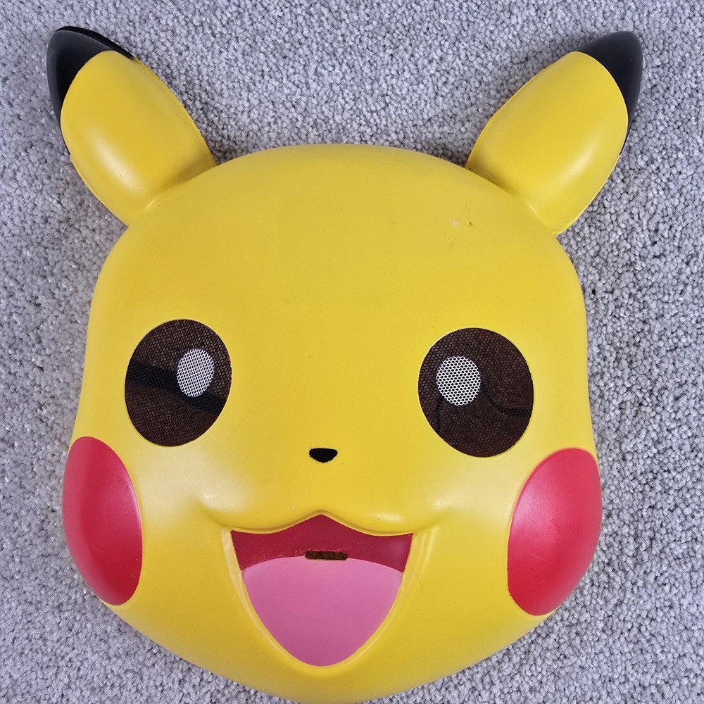 Nintendo Pokémon Pikachu‎ Plastic Mask by Disguise (2019)